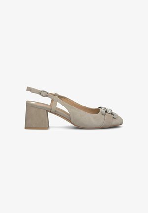Décolleté in suede beige con punta arrotondata, tacco a blocco e ornamento metallizzato sul davanti. Cinturino alla caviglia regolabile per una migliore vestibilità.