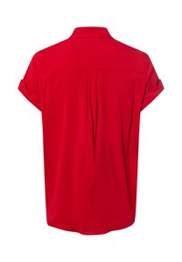 Rød kortermet skjorte med krage, med ryggfold og rullede ermene. Glatt stoff med et rent, tilpasset design.