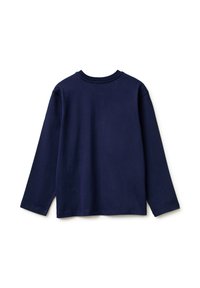 Námořnicky modré tričko s dlouhým rukávem a kulatým výstřihem, jednobarevné, položeno na rovné ploše a zobrazeno zezadu na bílém pozadí.