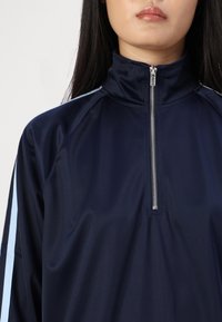 Pieces PCGRACE HALF ZIP - Ikdienas džemperis - maritime blue