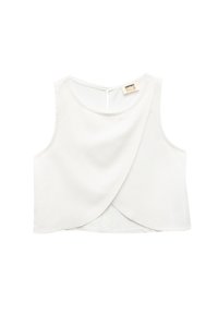 Haut sans manches blanc avec un design enveloppant, fabriqué en tissu doux. Présente un col rond et une petite ouverture à l'arrière avec un bouton.