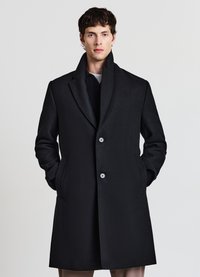 Cappotto in lana nera con colletto con risvolto, due bottoni e tasche laterali. Presenta un design pulito e una texture liscia, adatto a vari tipi di abbigliamento.