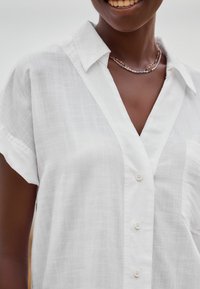 Next SHORT SLEEVE - REGULAR FIT - Košilová halenka  - white