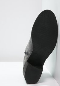 Pier One Botines bajos - grey