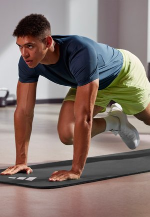 adidas Sportswear TRAINING - Yoga mat - grau