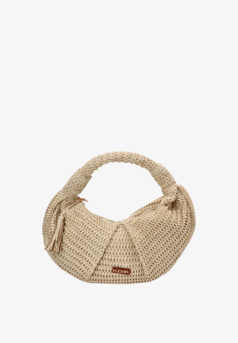 Bolso de mano de fibras naturales tejido en beige, con un diseño redondeado, acento de borlas y una etiqueta de marca. Superficie texturizada con tejido abierto.