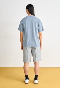 Thumbnail Image 4