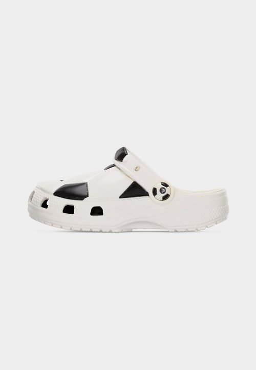 Crocs CLASSIC SOCCER BALL UNISEX - Mules - white/black — foto 2