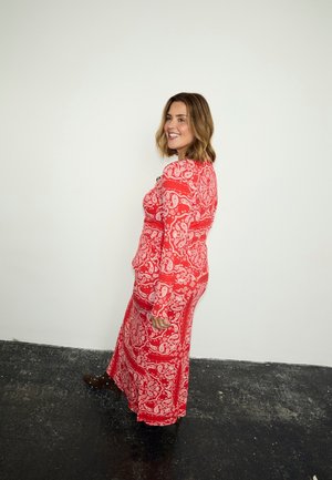 BANDANA ALEXA CARDIGAN - Strickjacke - red