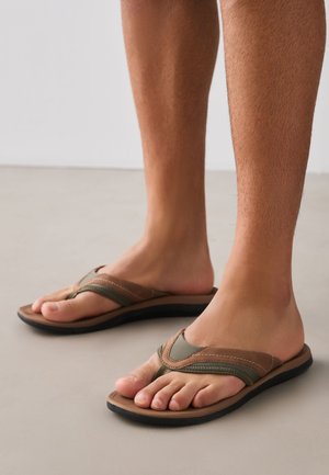 Next, REGULAR FIT - FLIP FLOPS . - Zehentrenner - tan brown