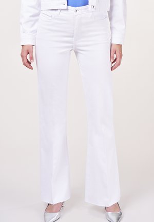 SUNNY - Bootcut jeans - white denim