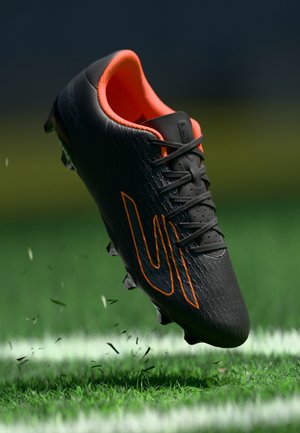SKX 2 CLUB UNISEX - Scarpe da calcio per terreni sintetici - black/orange
