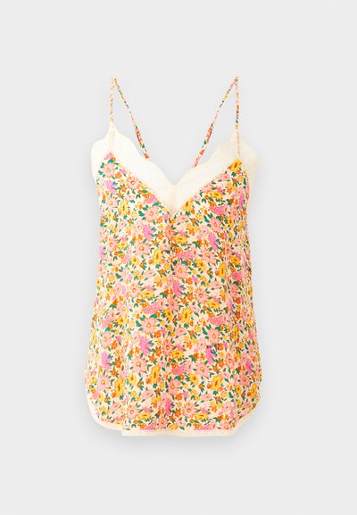 Floral cami-top met een levendig patroon van roze, oranje en gele bloemen, met verstelbare straps en een decoratieve kantafwerking bij de halslijn.