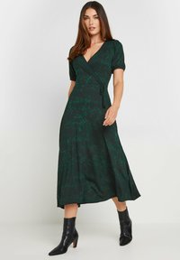 Long Tall Sally LEOPARD - Freizeitkleid - green