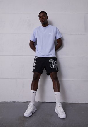 EASY NO TIME - Shorts - black