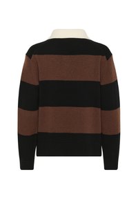 Brun og sort stribet sweater med en cremet krave, lavet af blødt strikmateriale. Har ribbede manchetter og kant. Bagvisning vist.