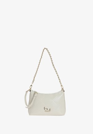 Borsa a tracolla bianca trapuntata con texture liscia, accento del logo dorato, tracolla staccabile e manico a catena per il trasporto.