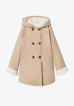 Abrigo de tela beige con capucha, diseño de doble botonadura, botones marrones y puños forrados con piel sintética. Cuenta con bolsillos laterales y un interior suave.