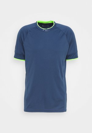 Marineblauw atletisch shirt met korte mouwen en een ronde hals, voorzien van neon groene accenten op de kraag en mouwranden, gemaakt van gladde stof.