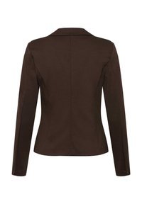 Blazer marron foncé ajusté avec manches longues, coutures visibles dans le dos et col cranté sur fond blanc.
