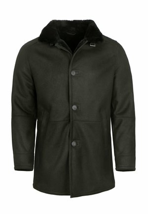 Schwarzer Wintermantel mittlerer Länge mit Knopfverschluss, zwei Seitentaschen und einem weichen, pelzgefütterten Kragen.