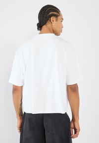 Thumbnail Image 5