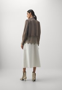 Bruuns Bazaar CEDARSBBCHATRINE BLOUSE - Bluza - khaki
