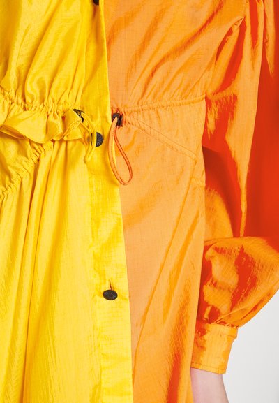 Brogger EXCLUSIVE AGATHA DRESS - Blusenkleid - sun yellow/pink/orange