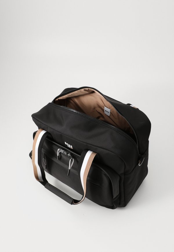 CHANGING BAG - Wickeltasche