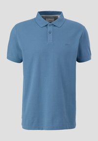Polo bleu à manches courtes avec col et deux boutons, design simple, vue de face sur fond gris neutre.