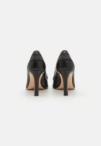 Lauren Ralph Lauren Klasické lodičky - black