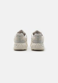 New Balance 725 UNISEX - Sapatilhas - moonbeam