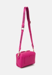 Valentino Bags PATTIE - Mala a tiracolo - fuxia