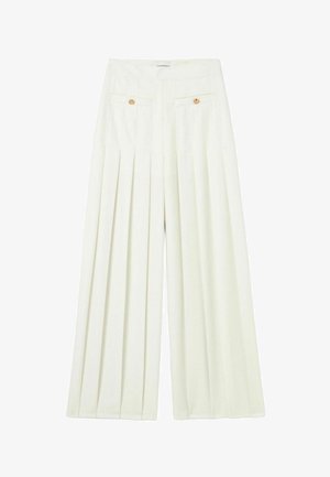 Pantalones de pierna ancha en tejido color blanco roto, con pliegues frontales, dos bolsillos delanteros con botones dorados y una cinturilla suave.