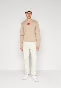 HUGO DIRAGOL - Sweatshirt - medium beige