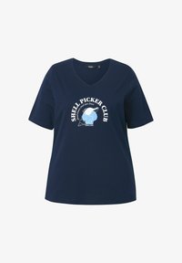 Ulla Popken Shirt, Slim, Rundhalsausschnitt, Langarm Camicetta Ulla Popken Shirt, Slim, Rundhalsausschnitt, Langarm Camicetta