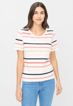 Maglietta a maniche corte a righe in crema, con linee rosa, beige e blu navy. Collo arrotondato e tessuto morbido e leggero con una vestibilità rilassata.