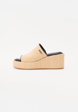 CONRAD - Wedge sandals - natural/black