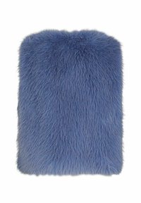 Blauwe nepbontkussen, rechthoekige vorm, zachte textuur, dichte pool, egale kleur, met licht afgeronde hoeken en geen zichtbare stiknaden.