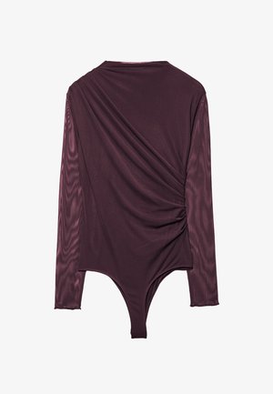 Langærmet bodysuit i mørk blommefarve, med et draperet design, glat tekstur og højt skårne ben, der fremhæver en slank silhuet.