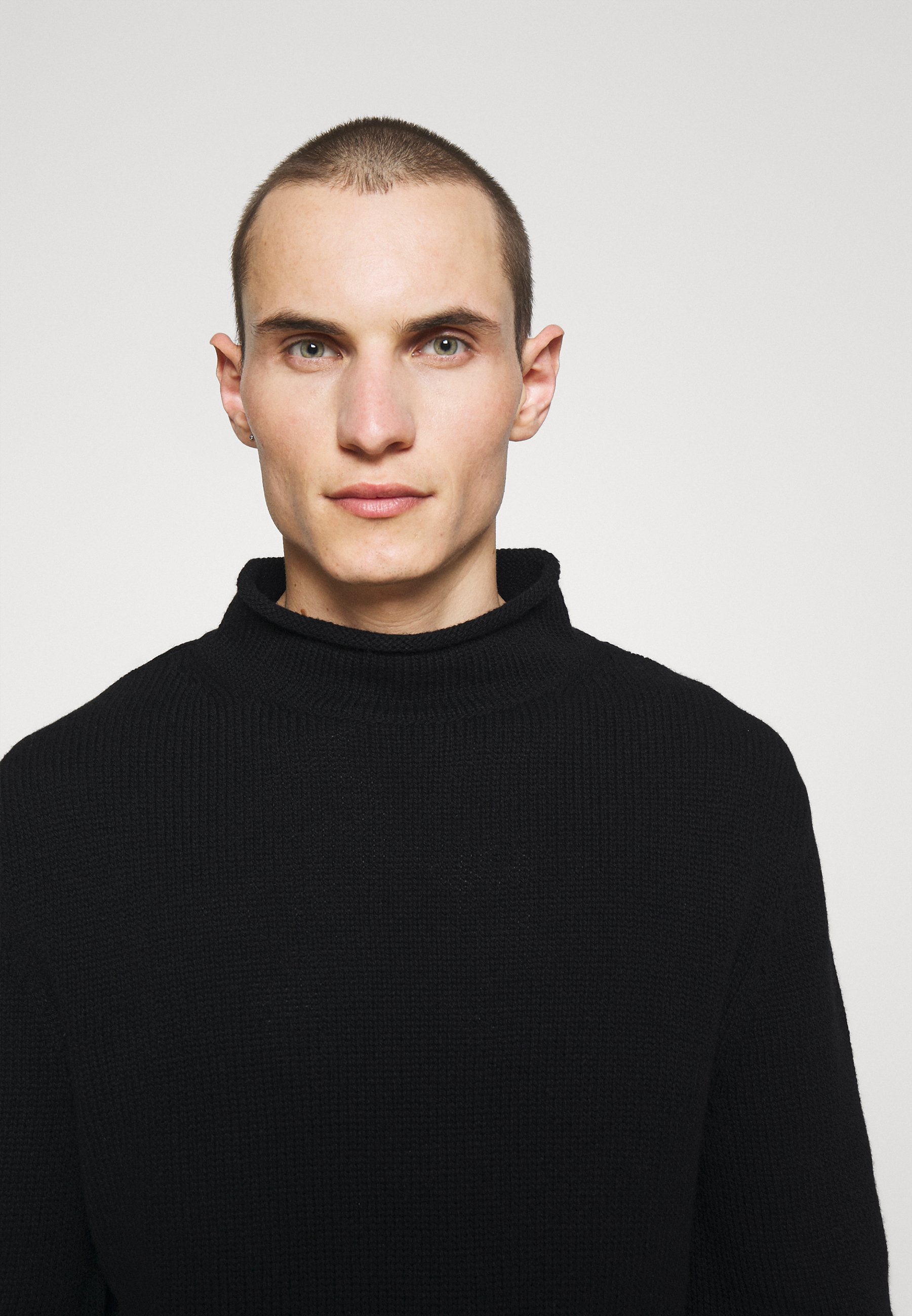 milo pullover
