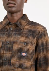 Dickies EVANSVILLE - Srajca - mushroom