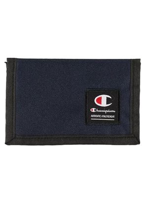 Portafoglio in tessuto blu navy con bordo nero e etichetta nera con il logo Champion e testo "Authentic Athleticwear".