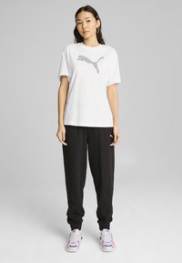Puma GRAPHIC  - Triko s potiskem - white