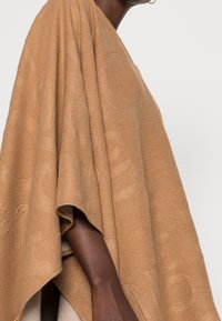 LIU JO Cape - brown