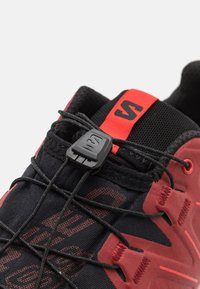 Salomon SPEEDCROSS 6 GTX - Laufschuh Trail - black/red dalhia/poppy red