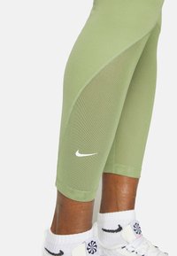 Nike Performance ONE - Leggings - alligator white