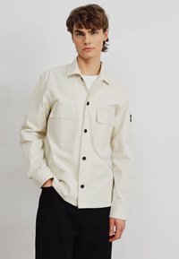 Calvin Klein OVERSHIRT - Jachetă de vară - icicle