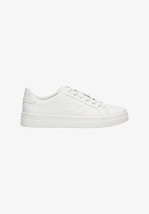 Sneakers bianchi in pelle con punta arrotondata, suola piatta in gomma bianca e design minimalista. Presentano un logo sottile impresso sul lato.