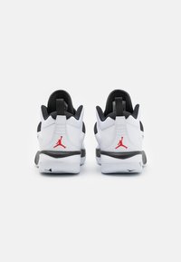 Jordan JORDAN STAY LOYAL 3 UNISEX - Obuća za košarku - white/university red/black